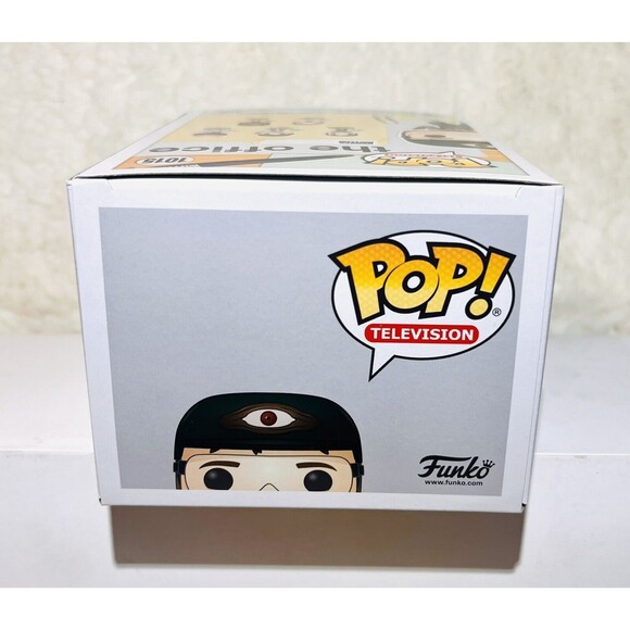Funko Pop The Office Dwight Schrute as Recyclops #1015 Limited Edition 2020 SDCC - Picture 6 of 7